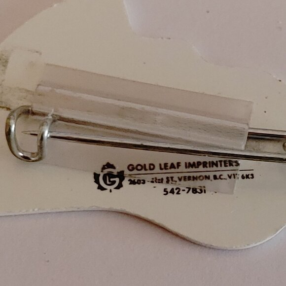 Prince Rupert British Columbia Pin Rainbow Bird Flight - Picture 3 of 3